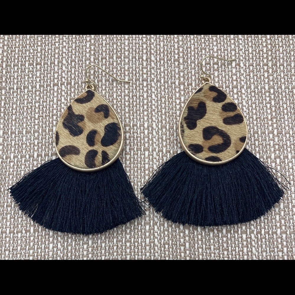 Boutique Leopard Print fan earrings